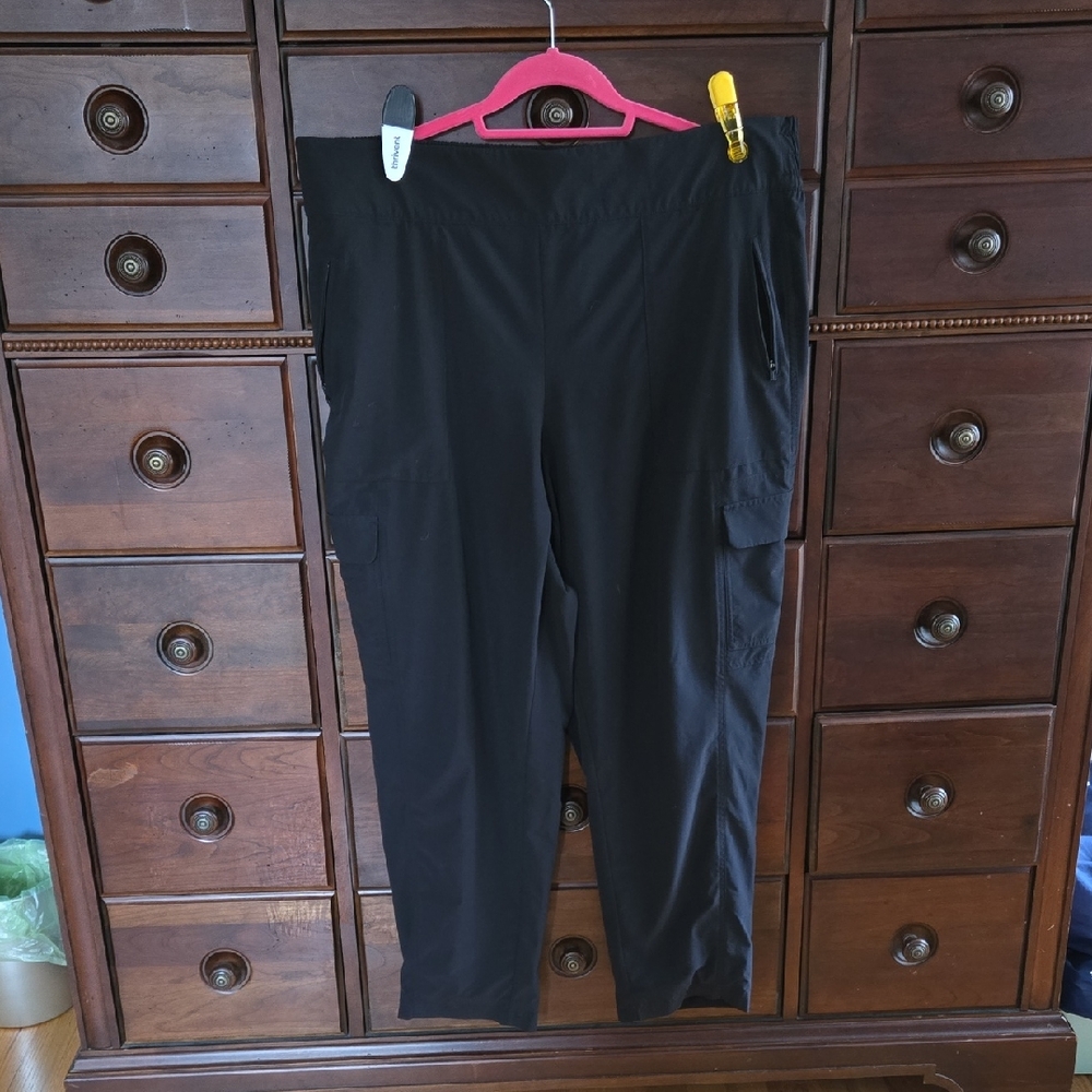 Women's Athleta Flannel Lined Cargo Pants Black Size 20